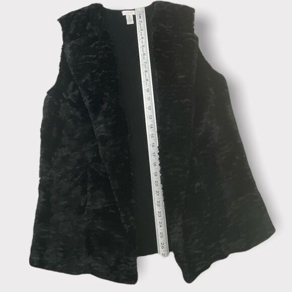 Chicos faux fur vest size 2 - Picture 2 of 8